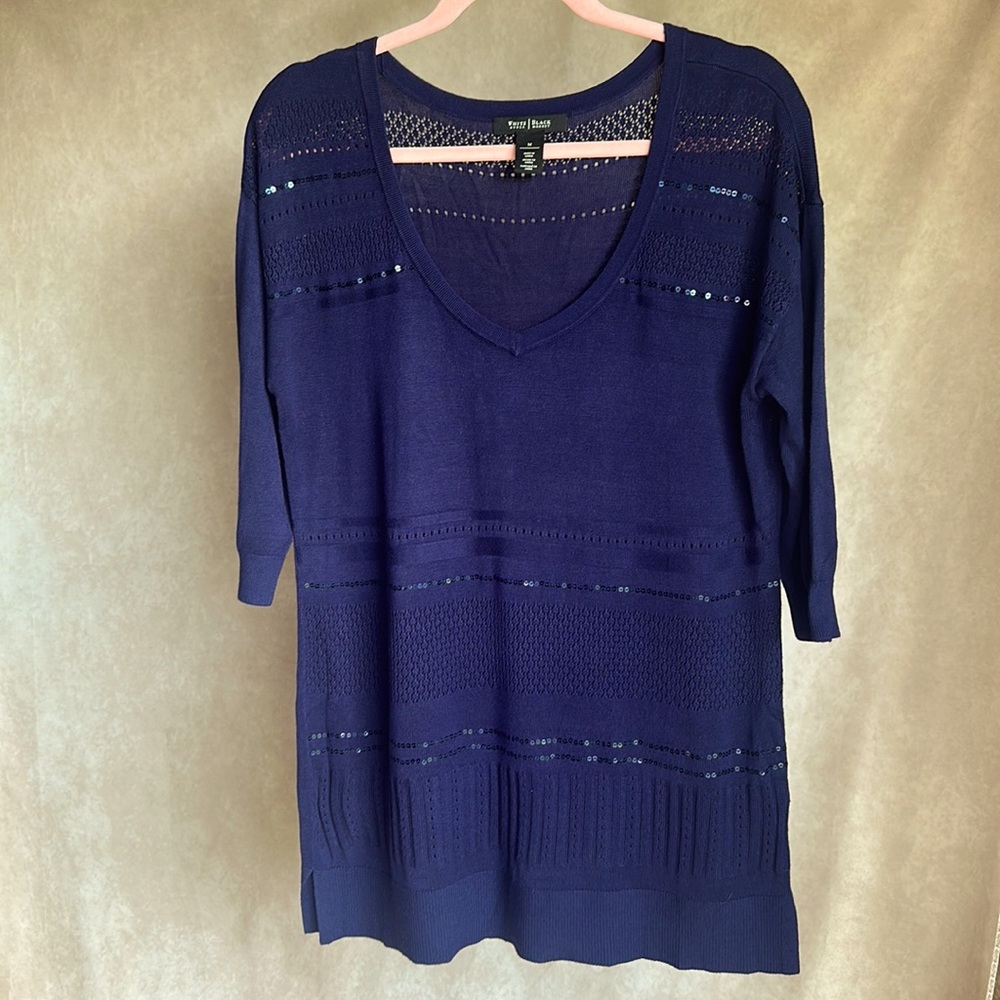White House Black Market ladies 3/4 sleeve top with sparkle detail💕 Med